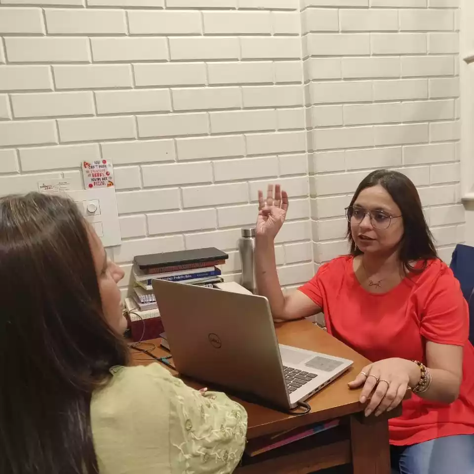 Dr. Shrreya Joshi - Best Astrologer